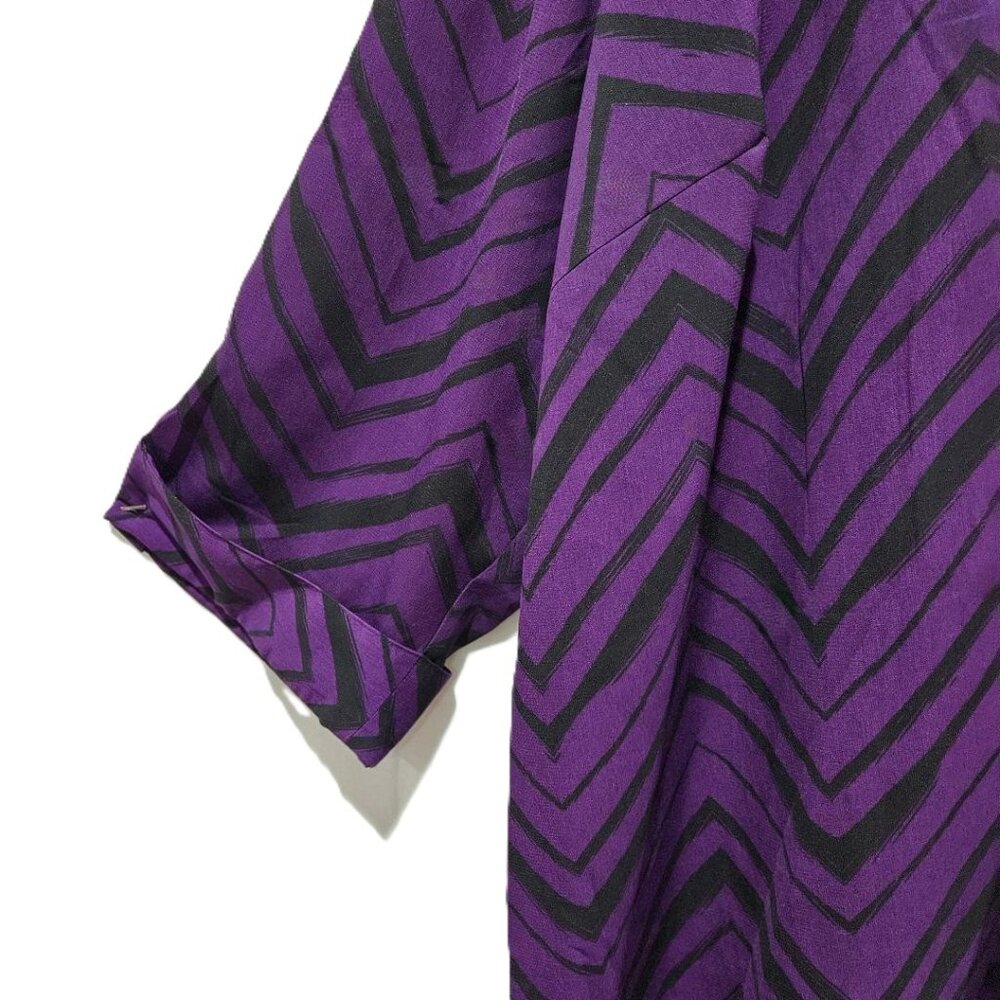 ESSENTIALS PURPLE BLACK ZIG ZAG CHEVRON V-NECK TAB SLEEVE TUNIC BLOUSE 4X – 5X - Picture 3 of 9
